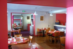 Restaurant des Deux Forts salle, hotel des Deux Forts restaurant semi gastronomique Salins les Bains Jura Doubs